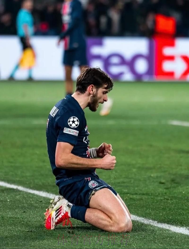 皇马等球会关注克瓦拉茨赫利亚 那不勒斯无意放人 皇马等球会关注克瓦拉茨赫利亚 那不勒斯无意放人